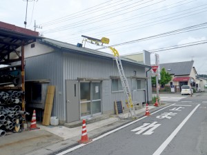 太陽光パネル設置中